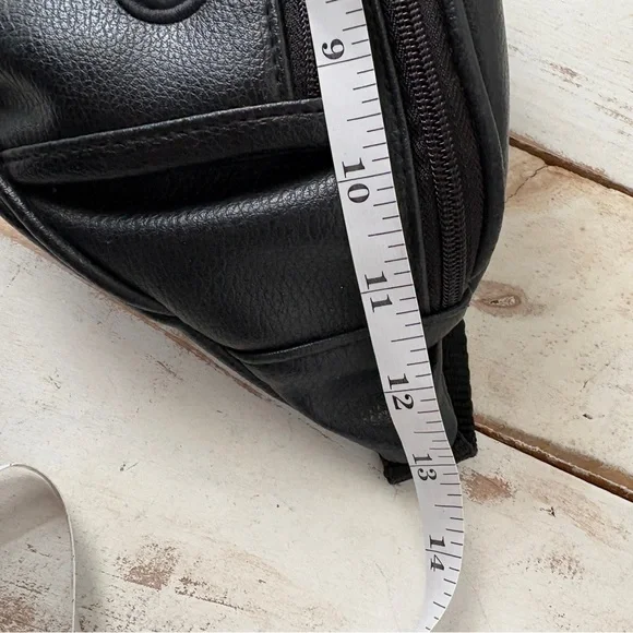 vintage WALT DISNEY WORLD Fanny pack Mickey Mouse crossbody bag faux leather EUC - Picture 14 of 16